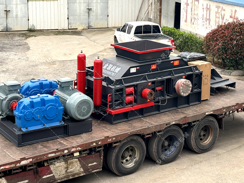 顛覆傳統(tǒng)！河卵石破碎效率低、粒型差？看液壓對輥破碎機(jī)的“硬核”破解方案